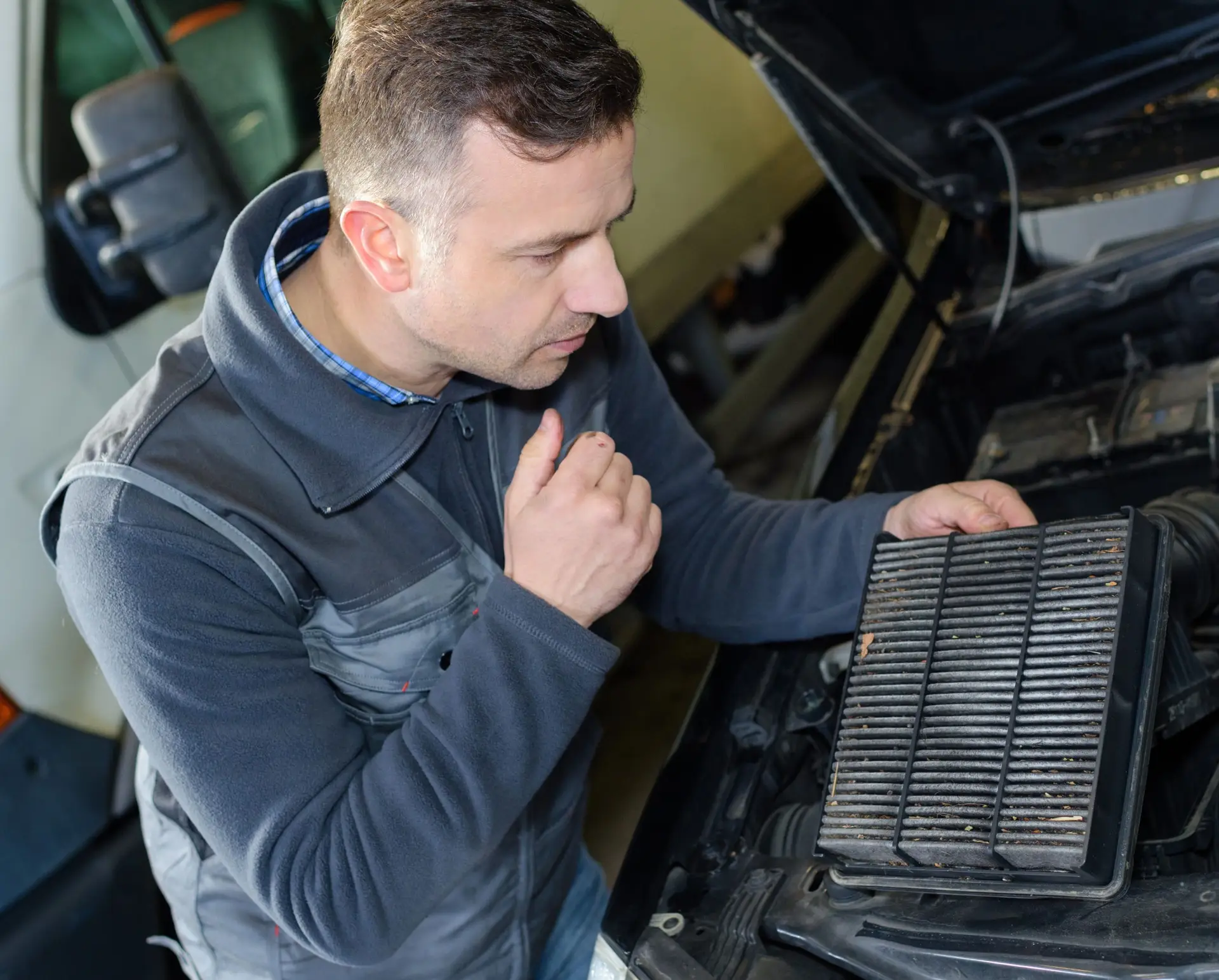 Read more about the article What Gets Tested on an MOT? A Full Checklist of What the Tester Looks At
